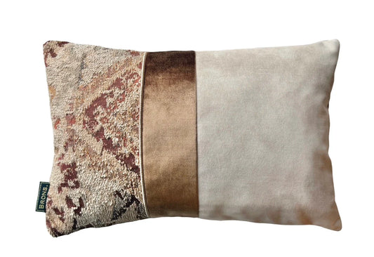 Luxe sierkussen Zize Strook 45x30 beige met brons | Daro Interior